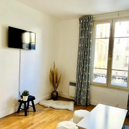 Cozy Parisian شقة